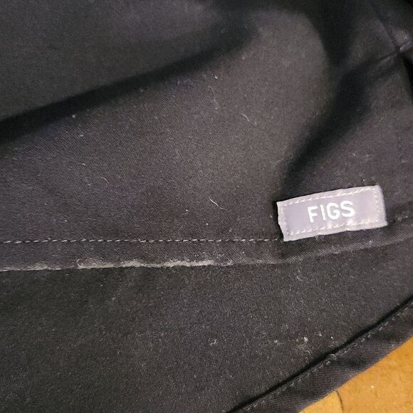 FIGS Technical Collection Scrub Top M - Picture 8 of 9